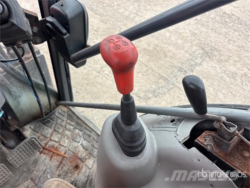 Kubota M7040 4WD Utility Tractor Traktörler