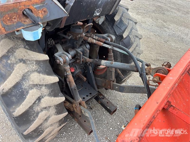 Kubota M7040 4WD Utility Tractor Traktörler
