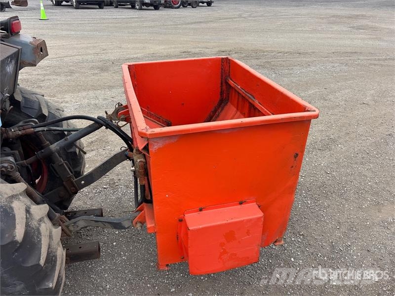 Kubota M7040 4WD Utility Tractor Traktörler