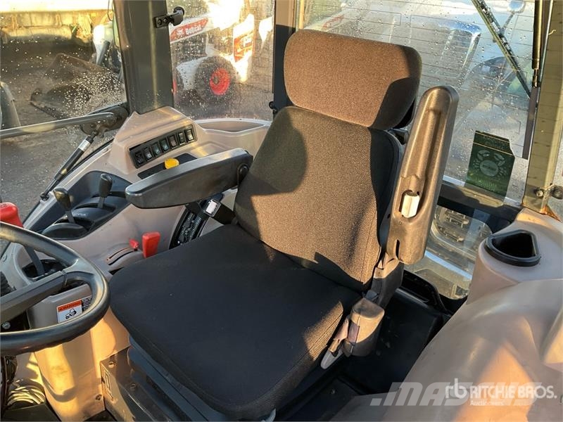 Kubota M7060 4WD Tractor Traktorok