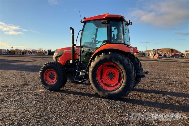 Kubota M7060 4WD Tractor Traktorok