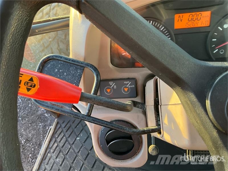 Kubota M7060 4WD Tractor Traktorok