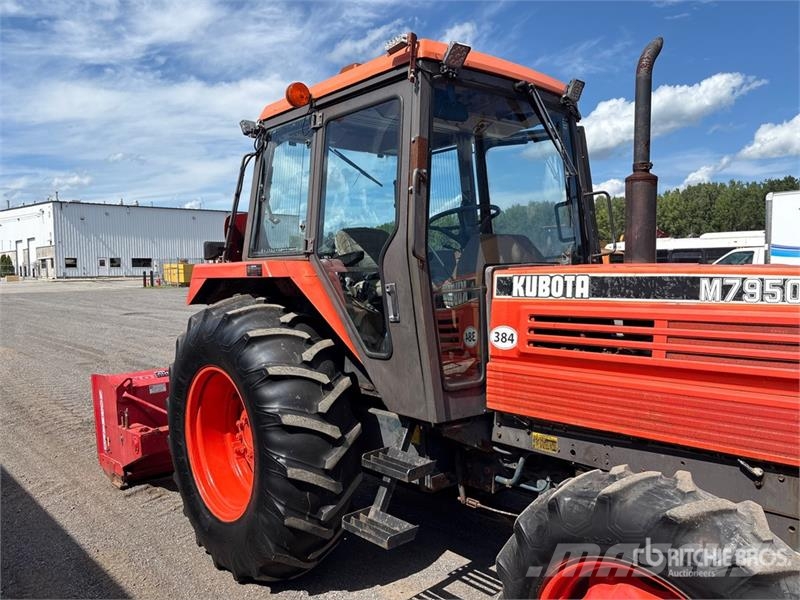 Kubota M7950 DTF 4WD Tractor Traktorit