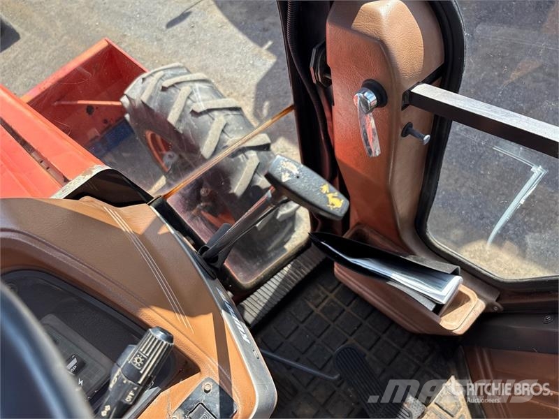 Kubota M7950 DTF 4WD Tractor Traktorit