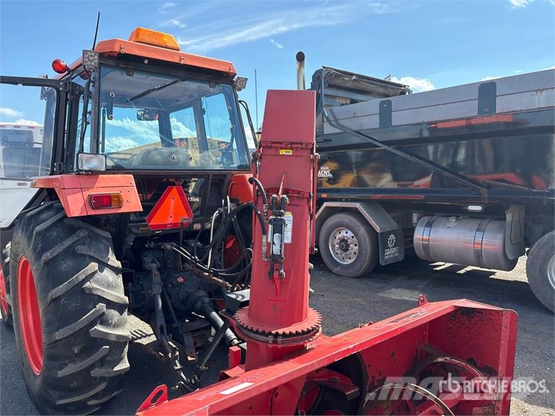Kubota M7950 DTF 4WD Tractor Traktorit