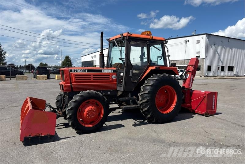 Kubota M7950 DTF 4WD Tractor Traktorit