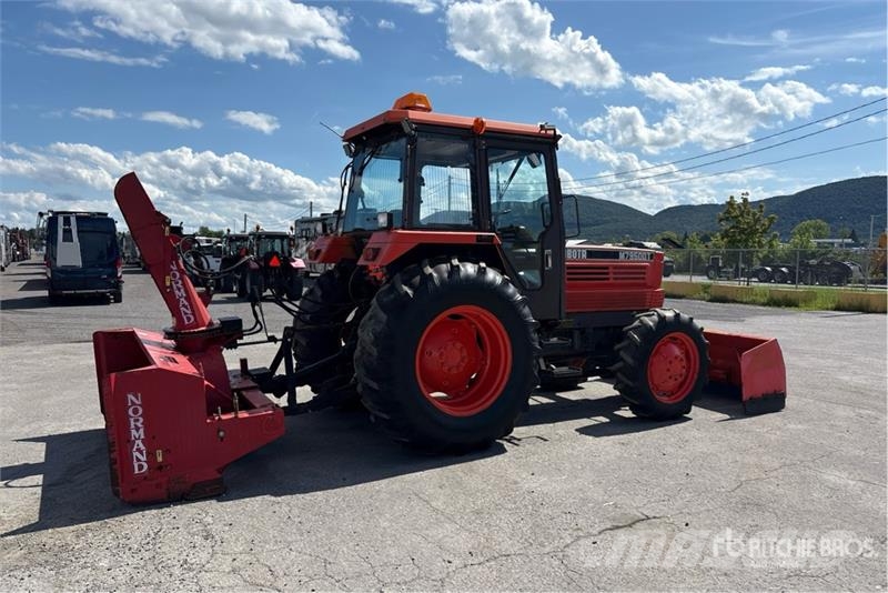 Kubota M7950 DTF 4WD Tractor Traktorit