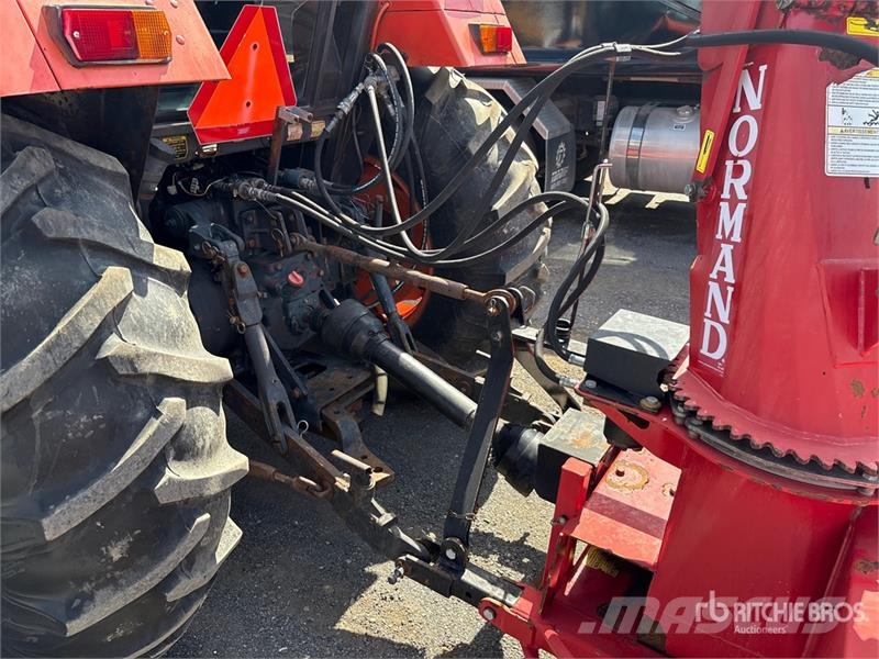Kubota M7950 DTF 4WD Tractor Traktorit