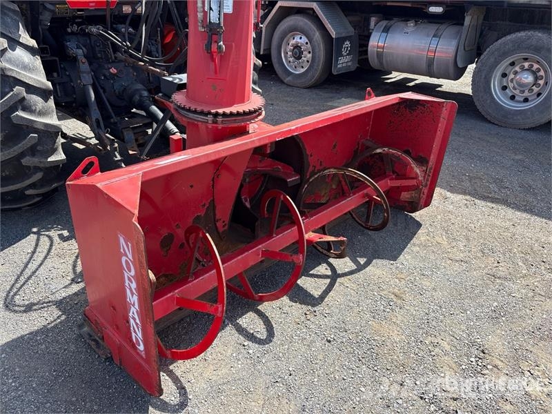 Kubota M7950 DTF 4WD Tractor Traktorit