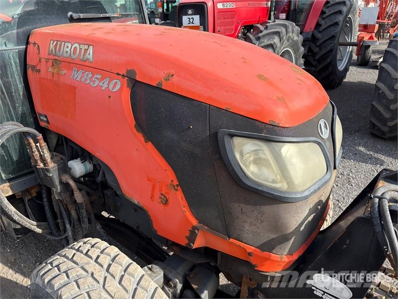 Kubota M8540 Traktori