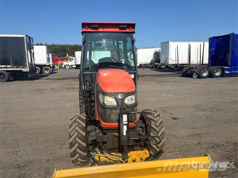 Kubota M8540 Traktory