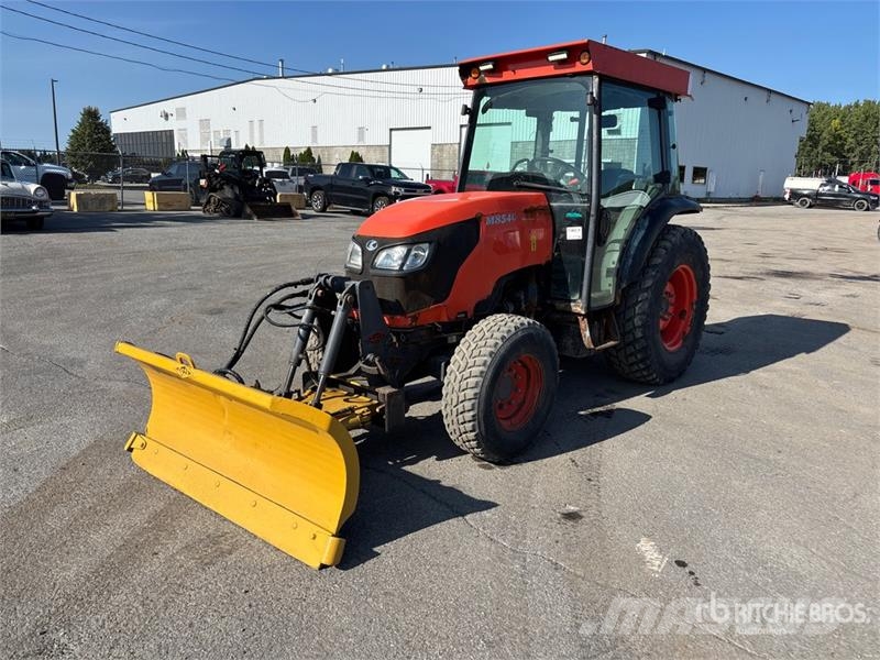 Kubota M8540 Traktori