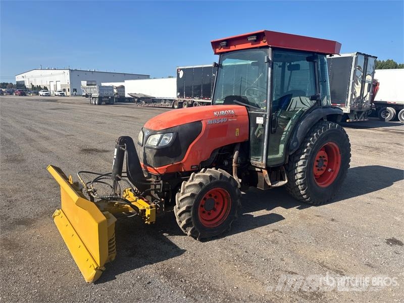 Kubota M8540 Traktory