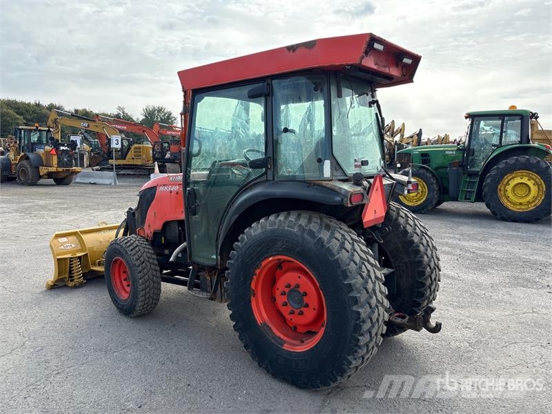 Kubota M8540 Traktori