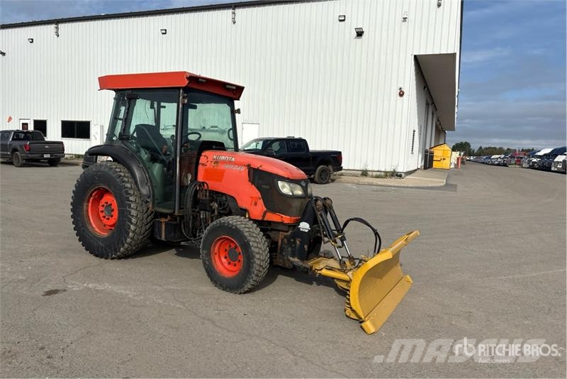 Kubota M8540 Traktory