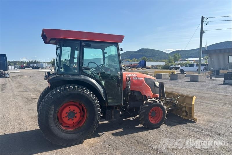 Kubota M8540 Traktory
