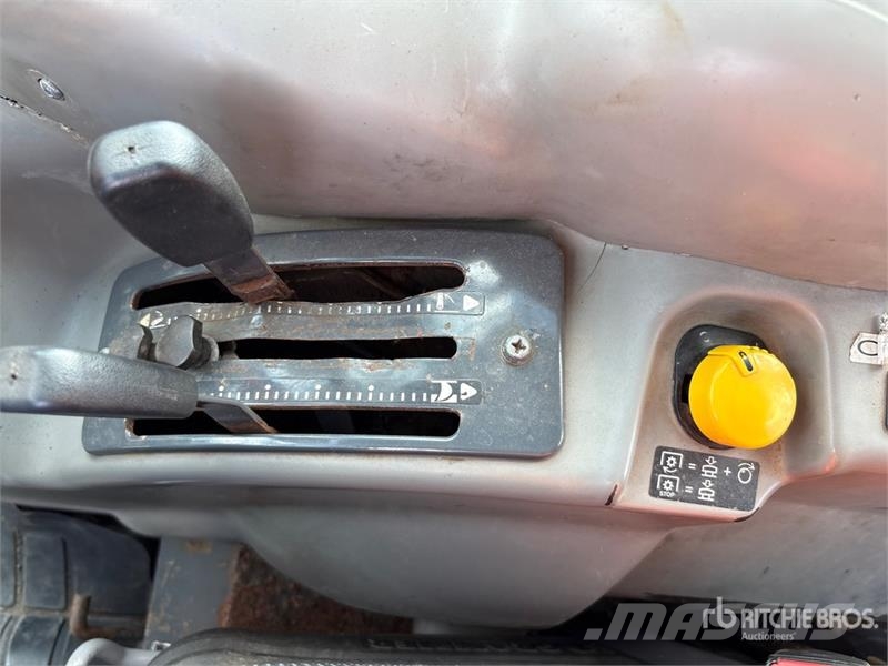 Kubota M8540 Traktori