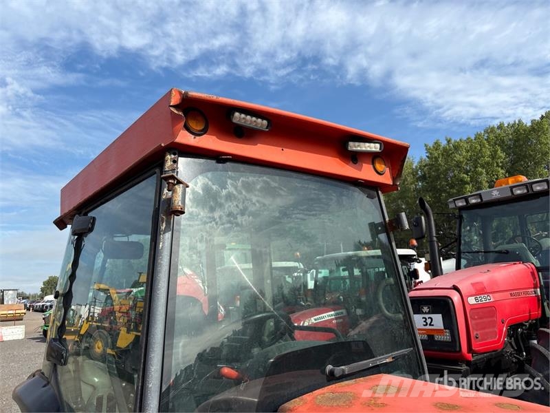 Kubota M8540 Traktori
