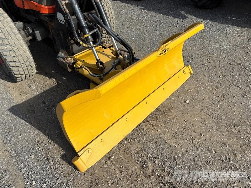 Kubota M8540 Traktori