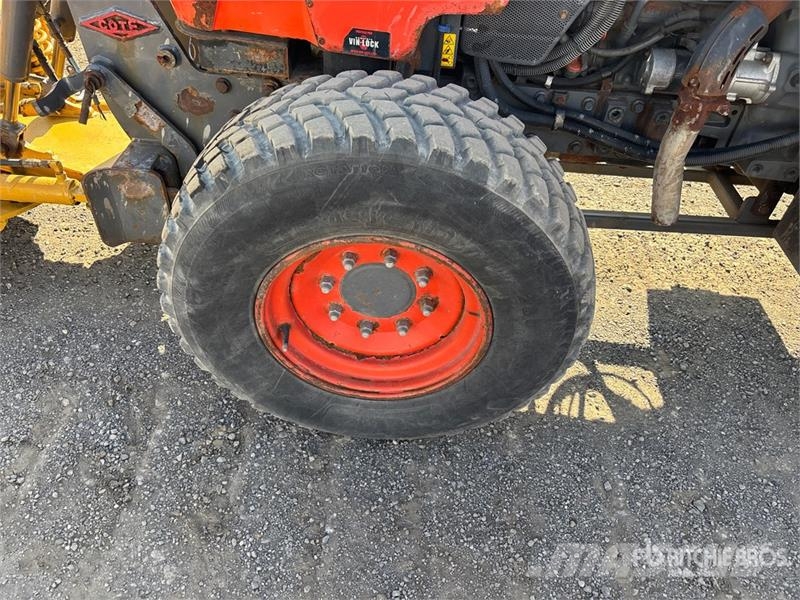 Kubota M8540 Traktori