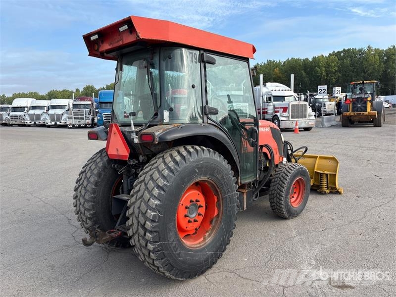 Kubota M8540 Traktori