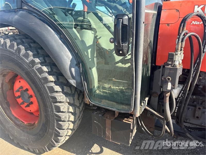 Kubota M8540 Traktory