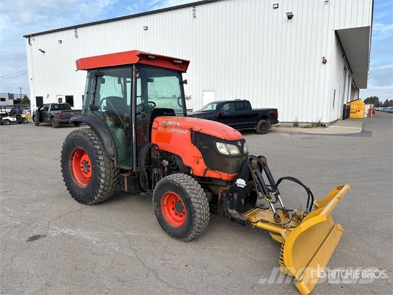 Kubota M8540 Traktori