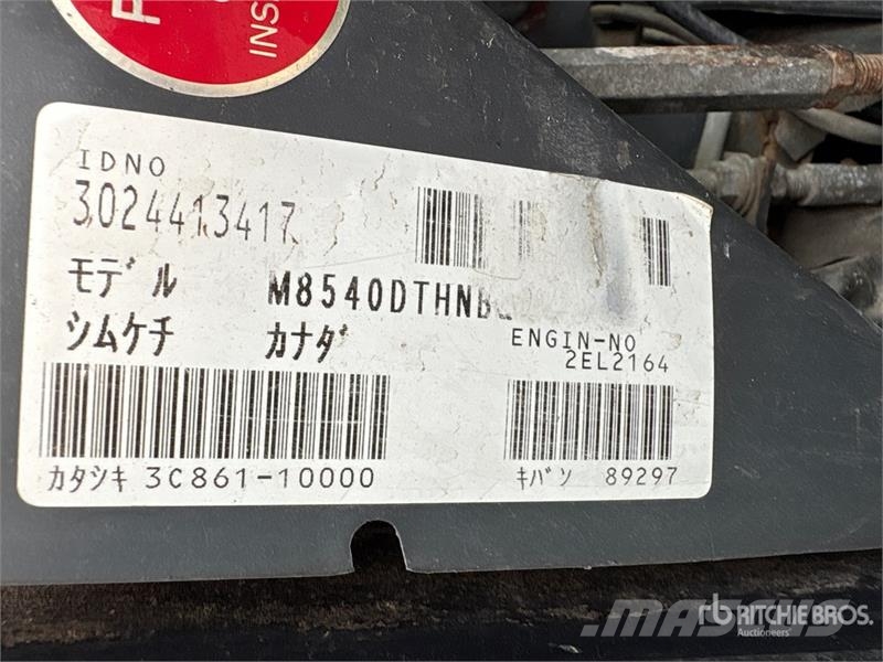 Kubota M8540 Traktori