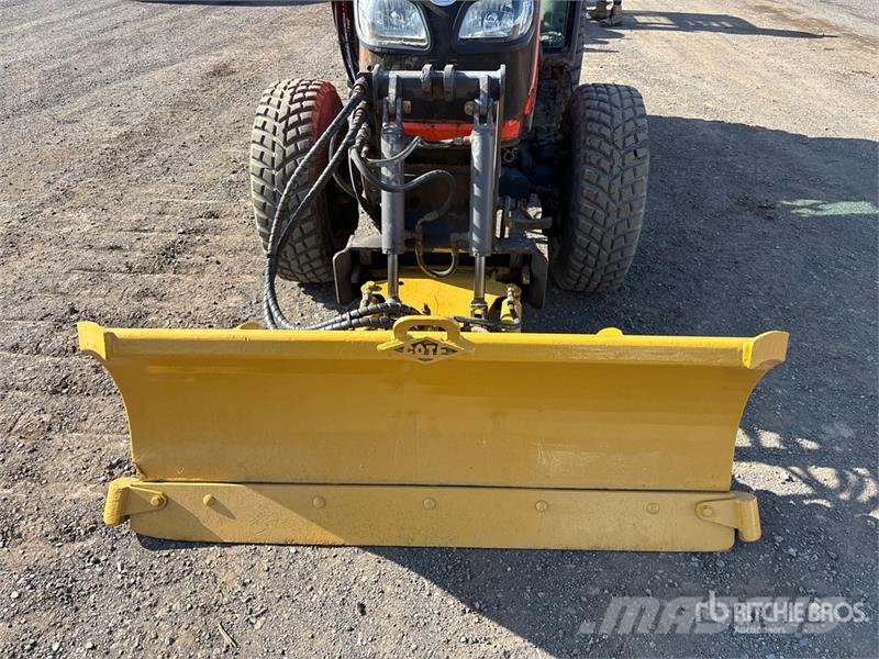 Kubota M8540 Traktori