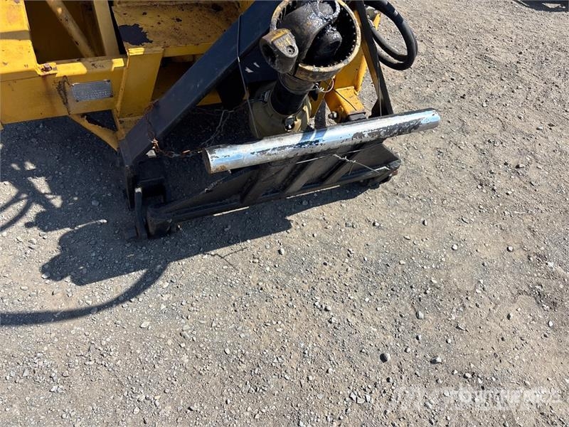 Kubota M8540 Traktori