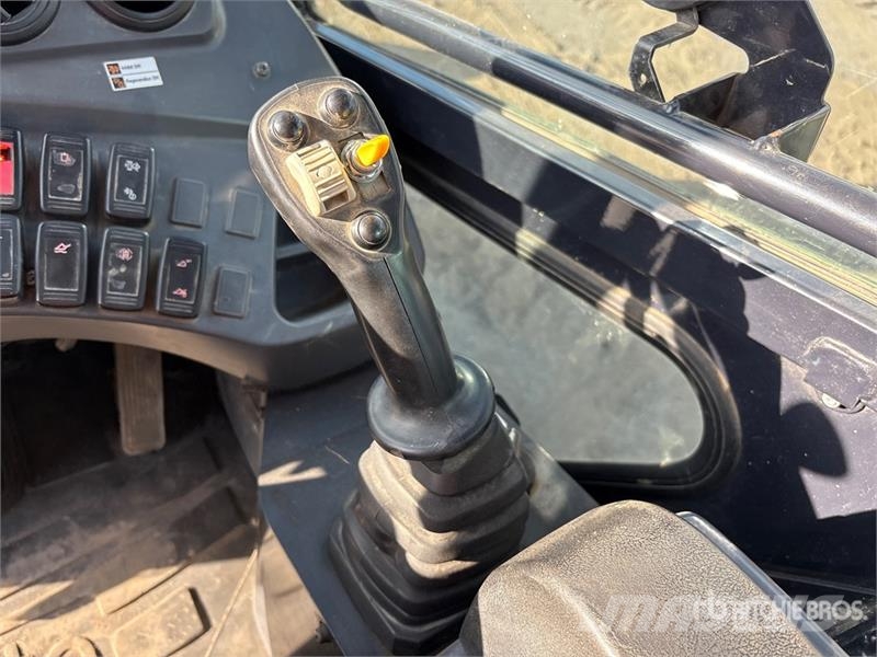 Kubota R630 لوادر بعجل