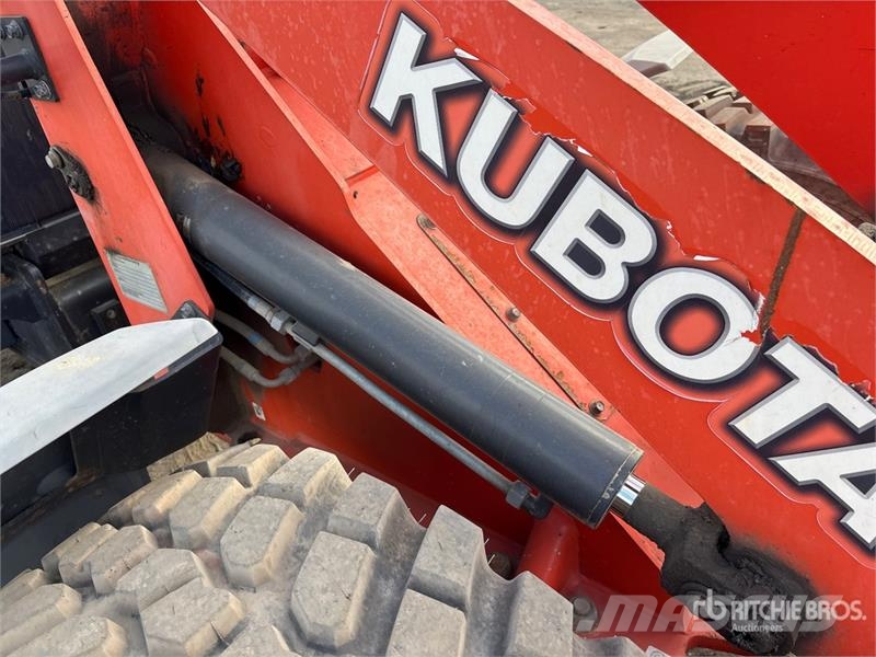 Kubota R630 لوادر بعجل