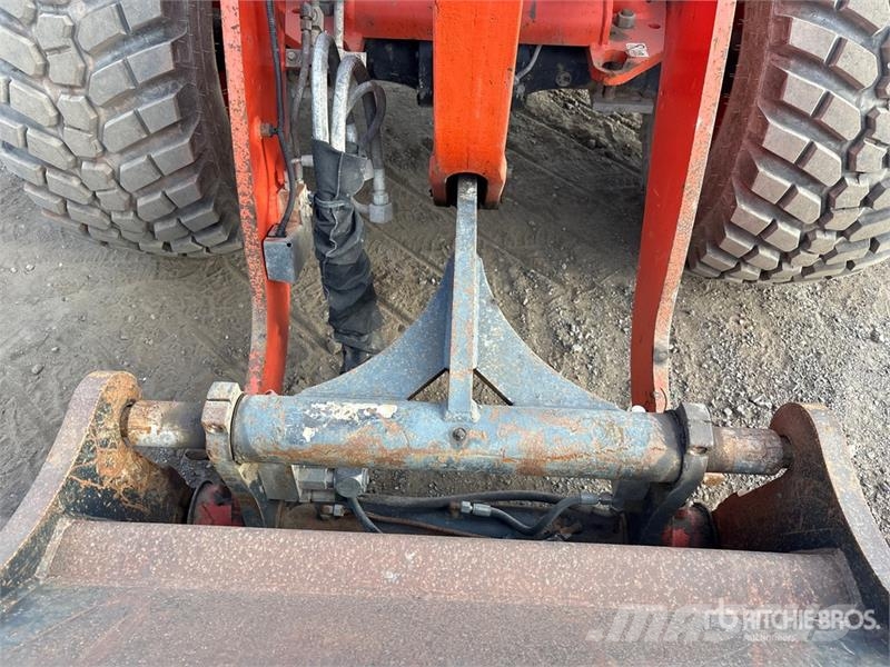 Kubota R630 لوادر بعجل