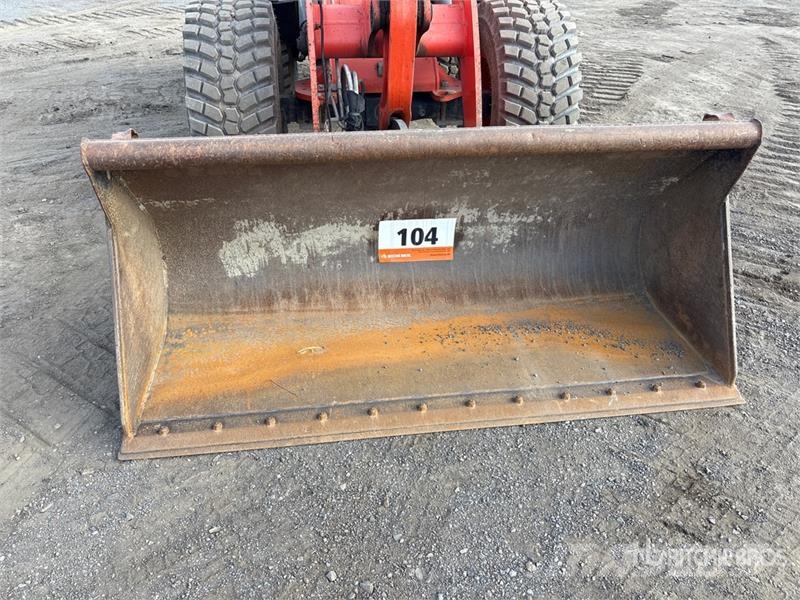 Kubota R630 لوادر بعجل