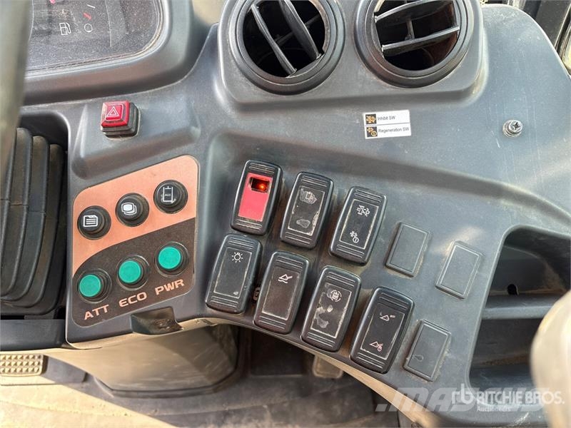 Kubota R630 لوادر بعجل