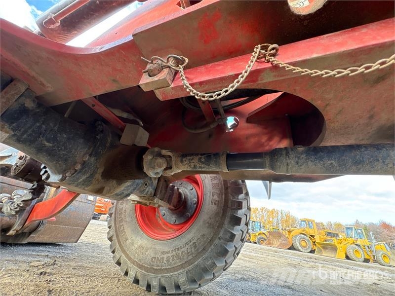 Kubota R630 لوادر بعجل