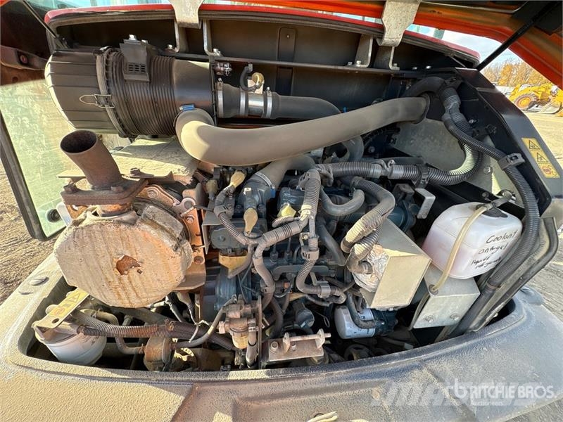 Kubota R630 لوادر بعجل