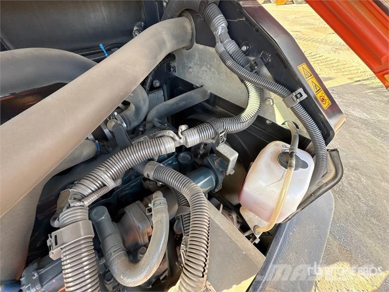 Kubota R630 لوادر بعجل