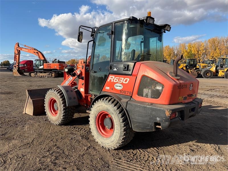 Kubota R630 لوادر بعجل