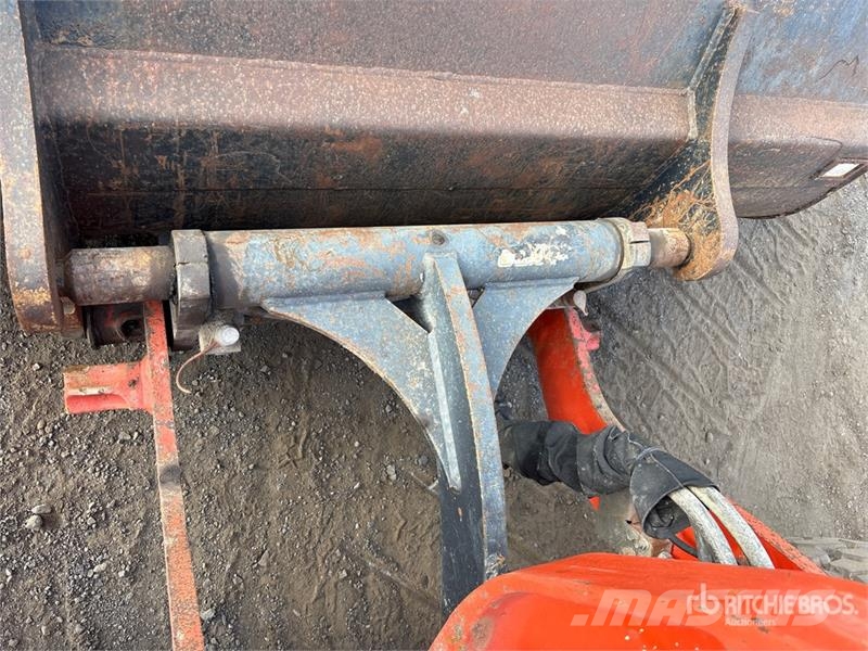 Kubota R630 لوادر بعجل