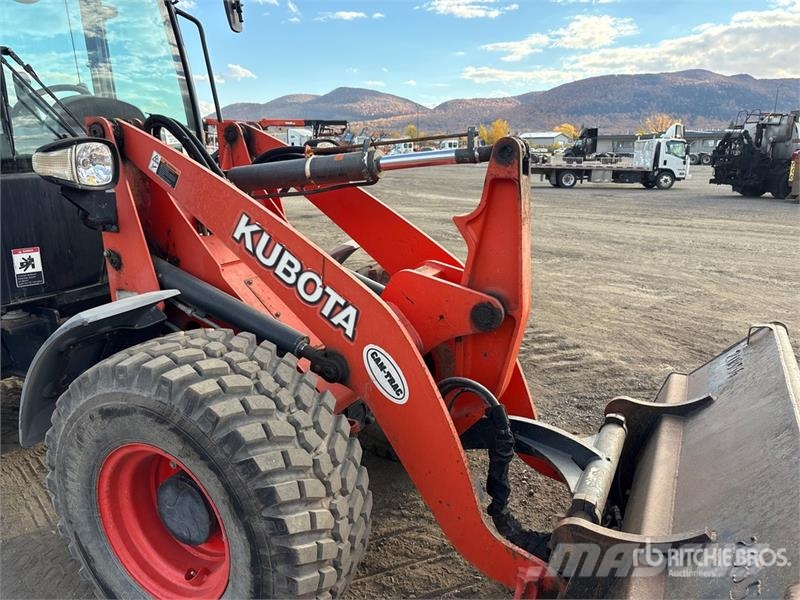 Kubota R630 لوادر بعجل