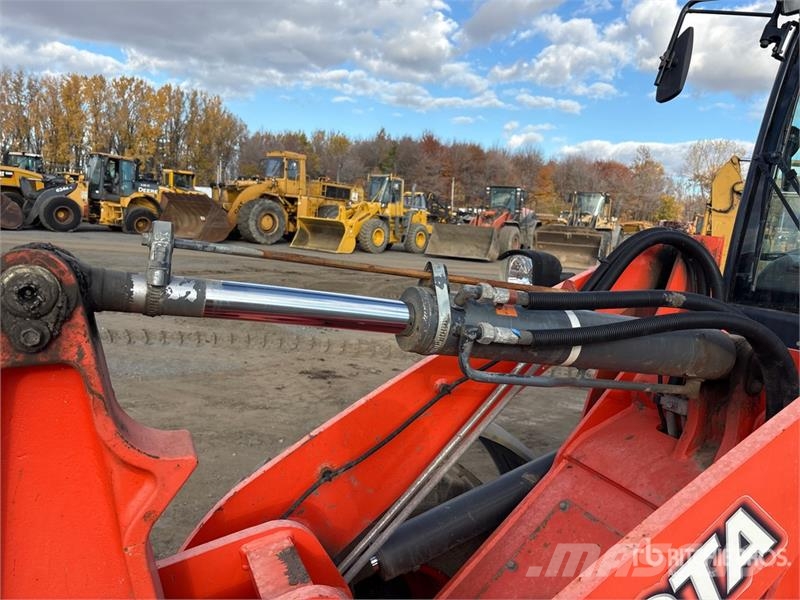 Kubota R630 لوادر بعجل