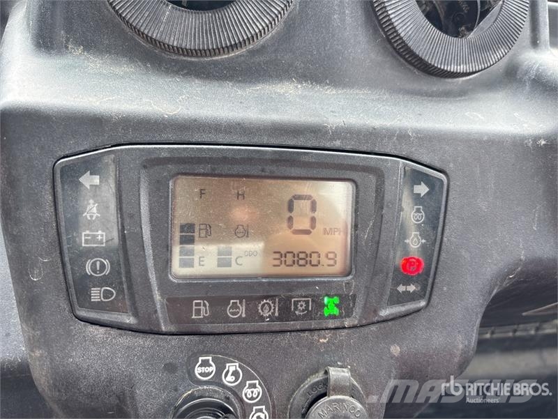 Kubota RTV-X1100C 4x4 Utility Vehicle Komunālās mašīnas