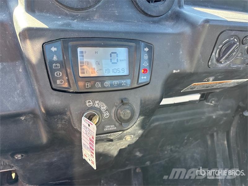 Kubota RTV-X1100C 4x4 Utility Vehicle ماكينات منفعة عامة