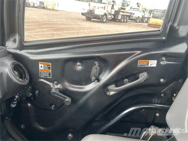 Kubota RTV-X1100C 4x4 Utility Vehicle Komunālās mašīnas