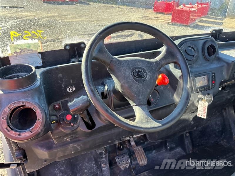 Kubota RTV-X1100C 4x4 Utility Vehicle ماكينات منفعة عامة