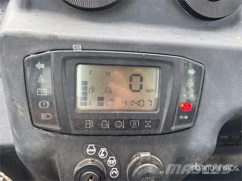Kubota RTV-X1100C 4x4 Utility Vehicle Komunālās mašīnas