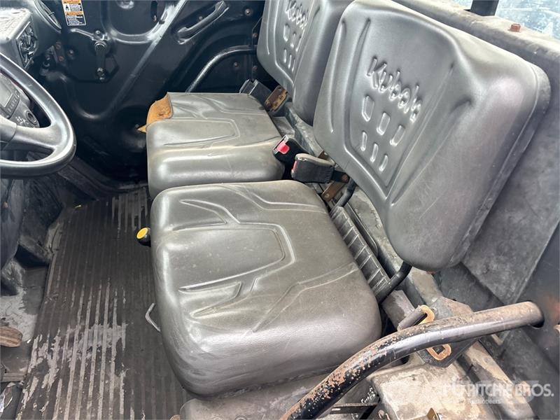Kubota RTV-X1100C 4x4 Utility Vehicle ماكينات منفعة عامة