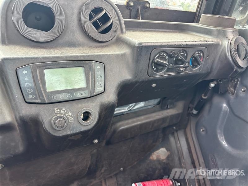 Kubota RTV-X1100C 4x4 Utility Vehicle (Inoperable) ماكينات منفعة عامة