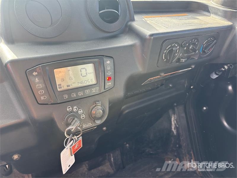Kubota RTV-X1100C 4x4 Utility Vehicle Mini utilitaire